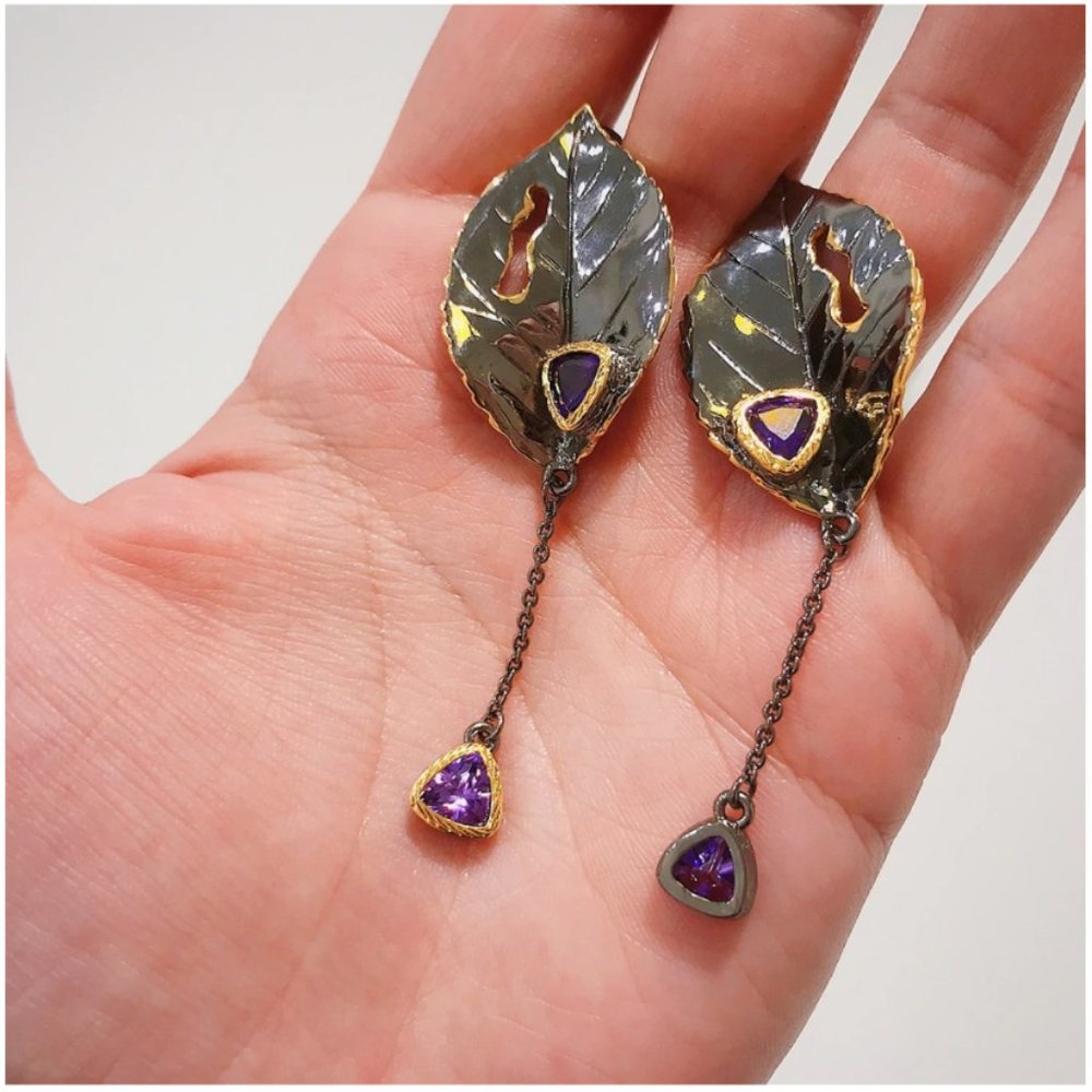 Italian Jewelry Black Gold Leave Earrings - Picture 9 of 14